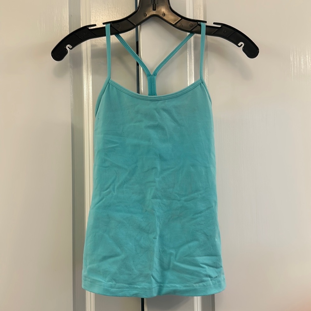 Lululemon cyan size 6 tank. Cropped length